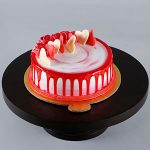 in-love-strawberry-cake-half-kg_1(1)